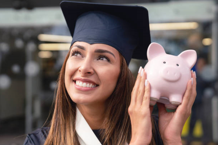 Reasons Why You Should Go After Small Scholarships